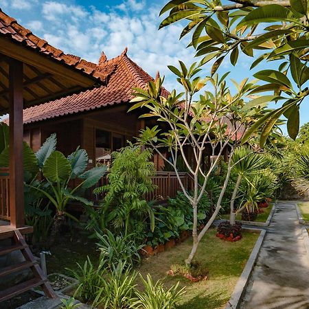Karang Mas Lembongan Hotel Exterior photo