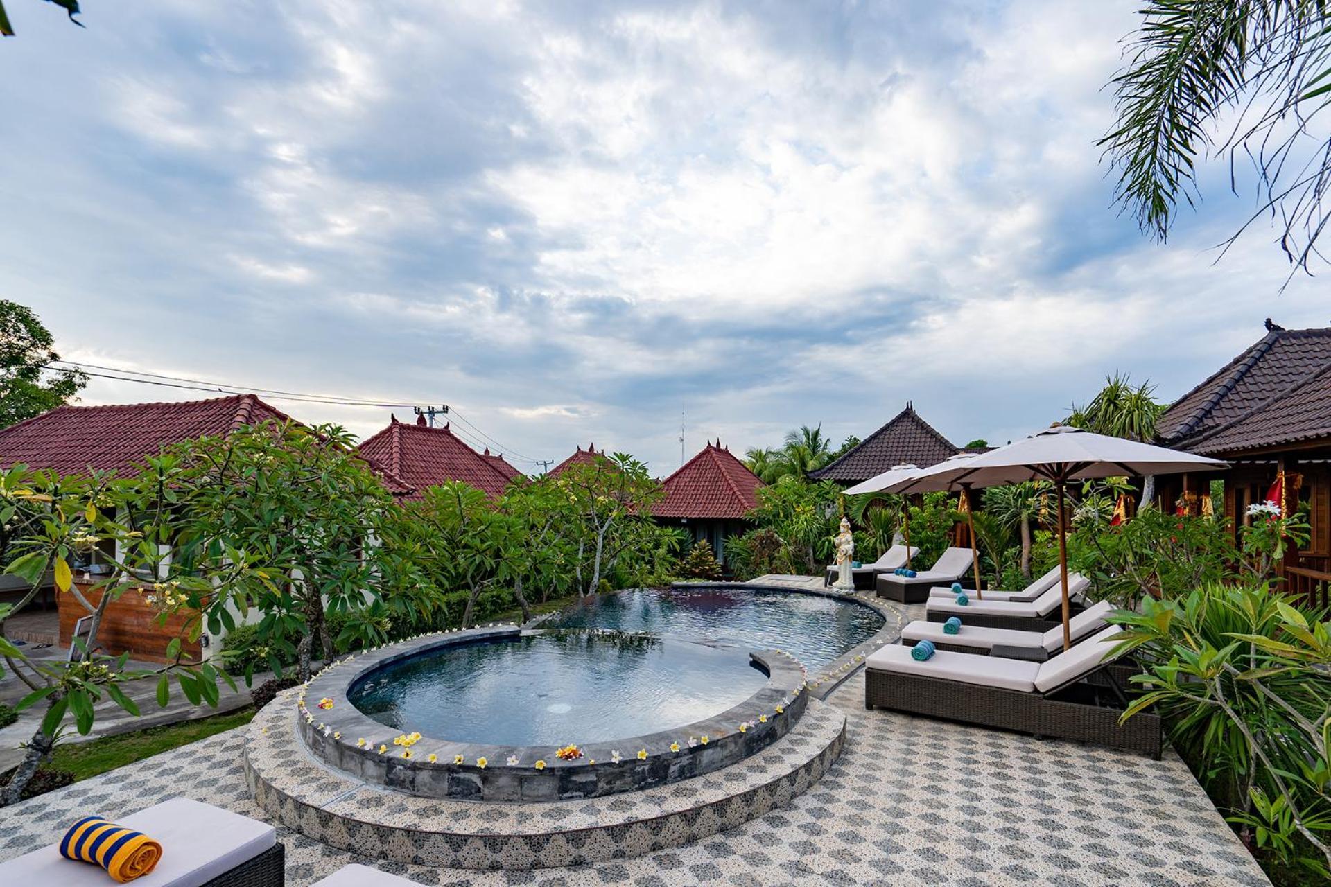 Karang Mas Lembongan Hotel Exterior photo