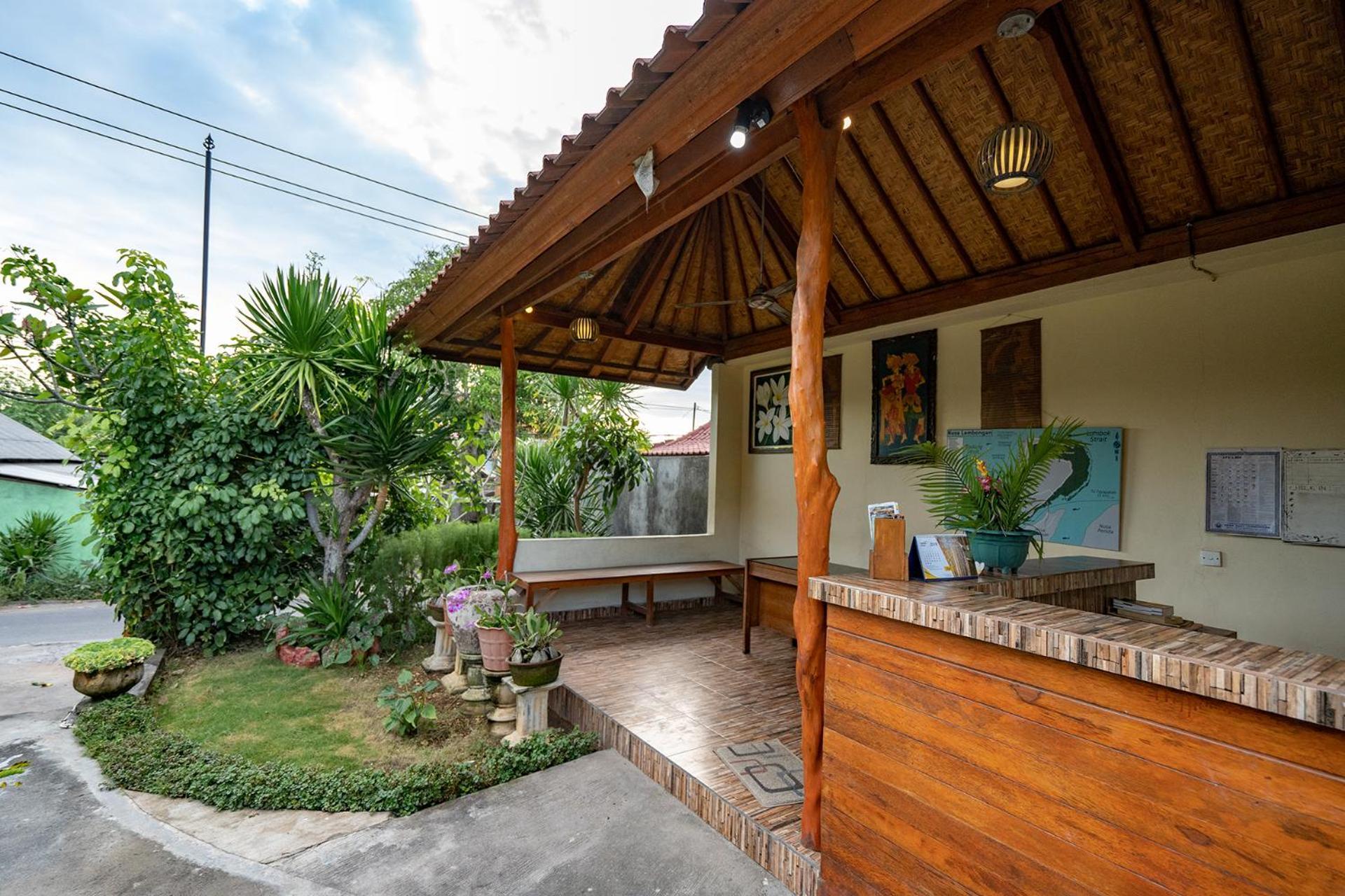 Karang Mas Lembongan Hotel Exterior photo