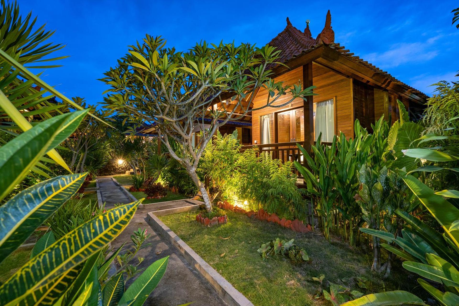 Karang Mas Lembongan Hotel Exterior photo