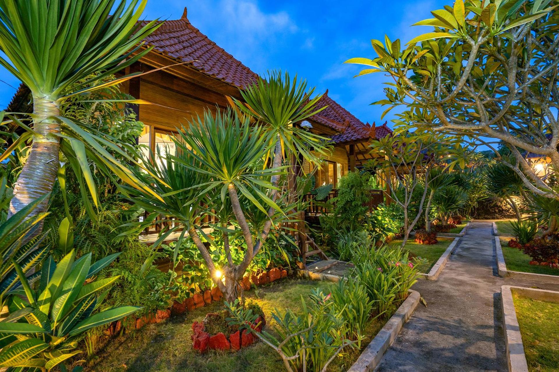 Karang Mas Lembongan Hotel Exterior photo