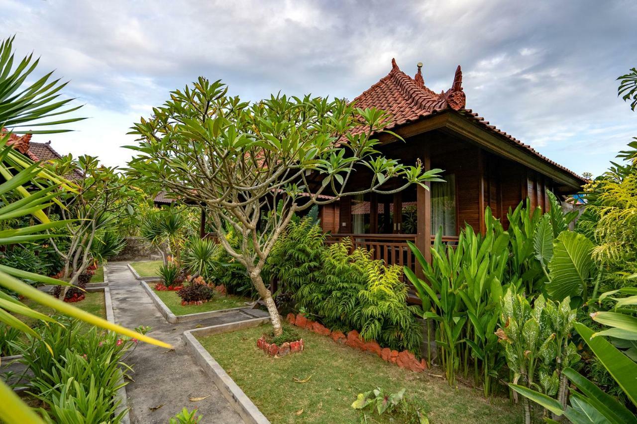 Karang Mas Lembongan Hotel Exterior photo